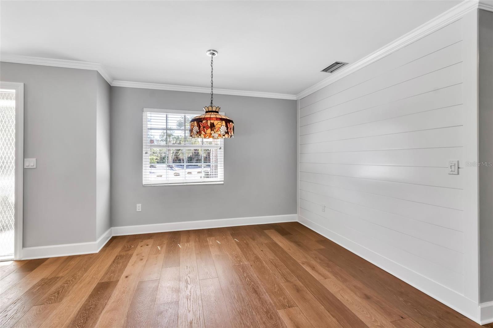 Listing Image #12