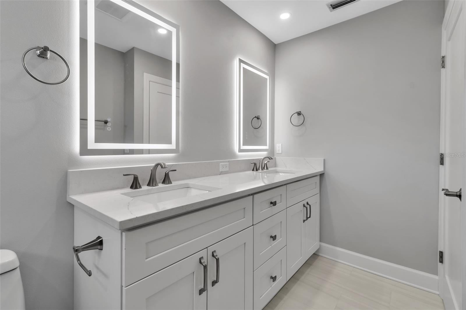 Listing Image #30