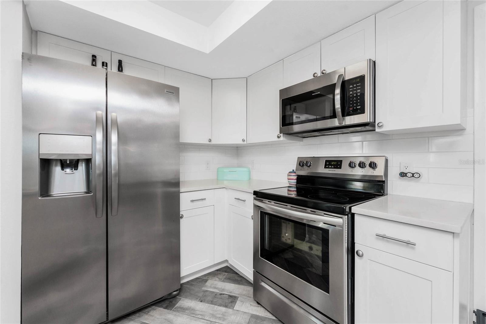 Listing Image #12