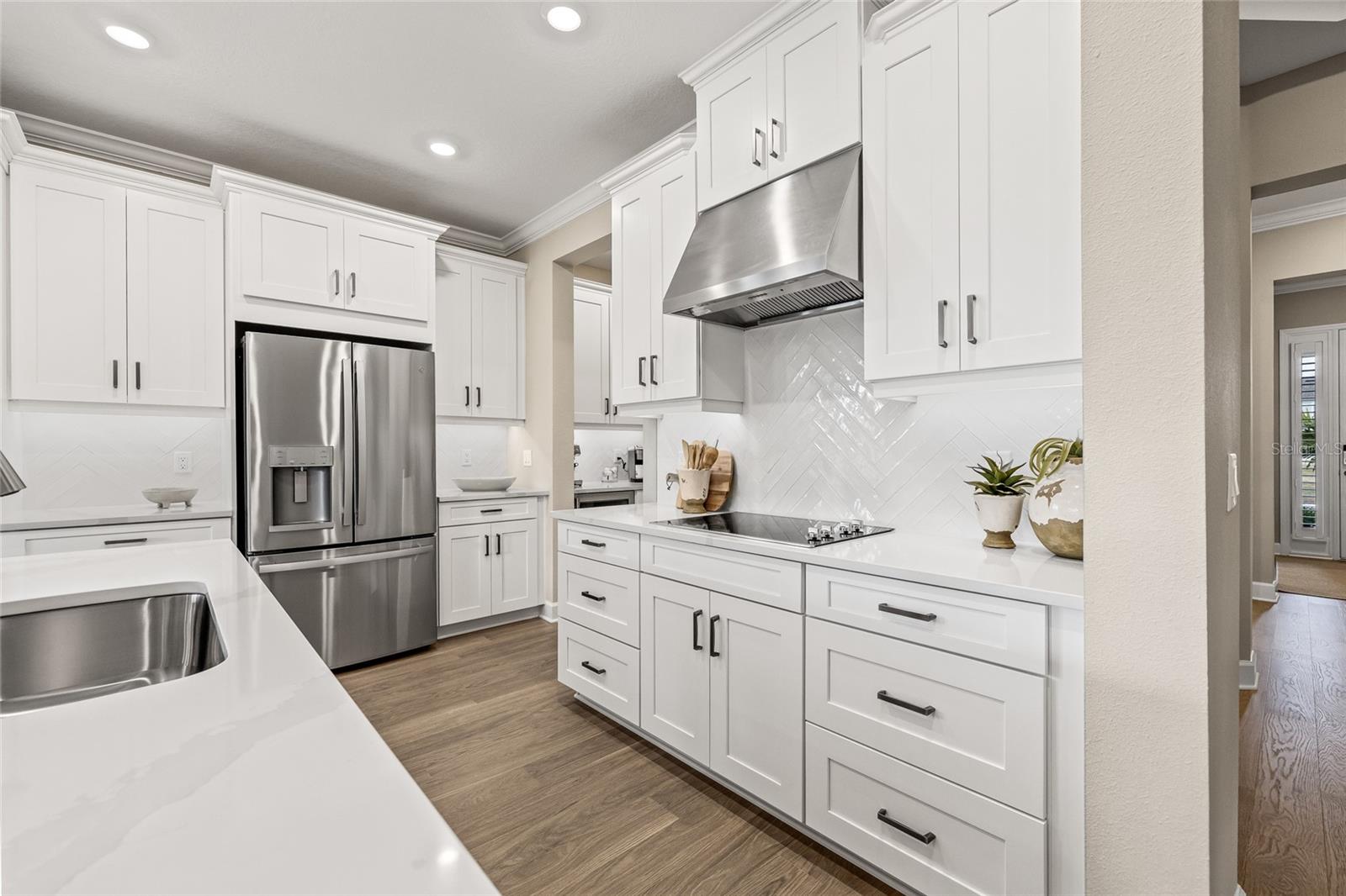 Listing Image #11