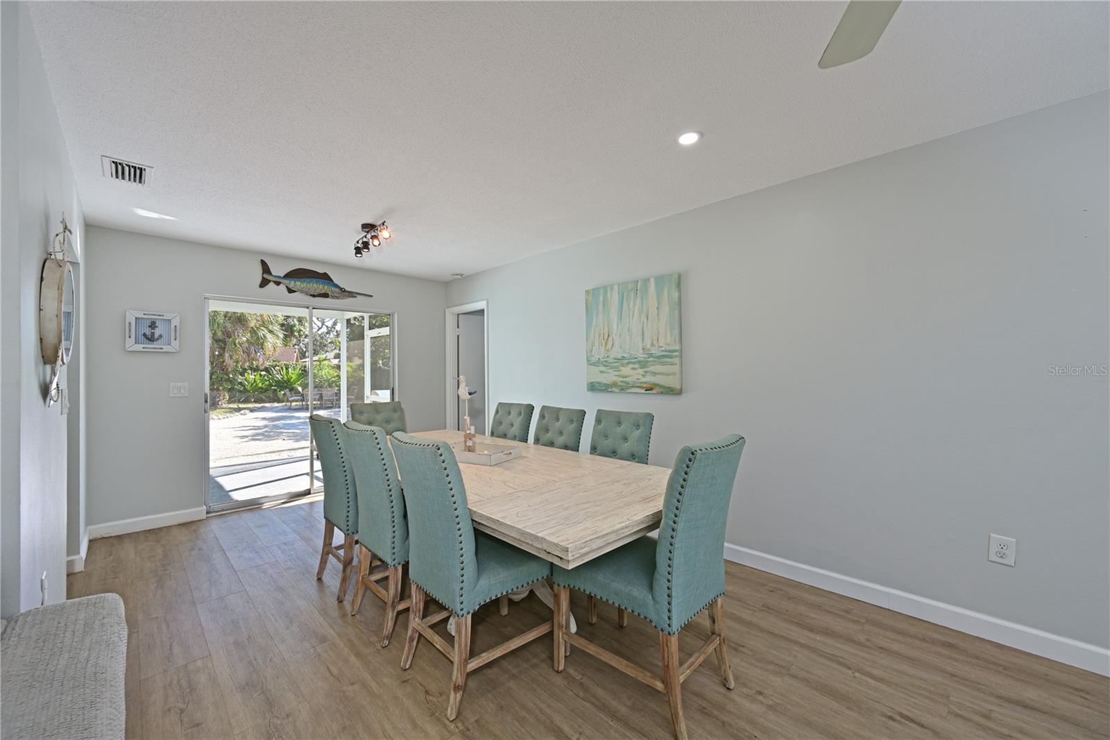 Listing Image #7