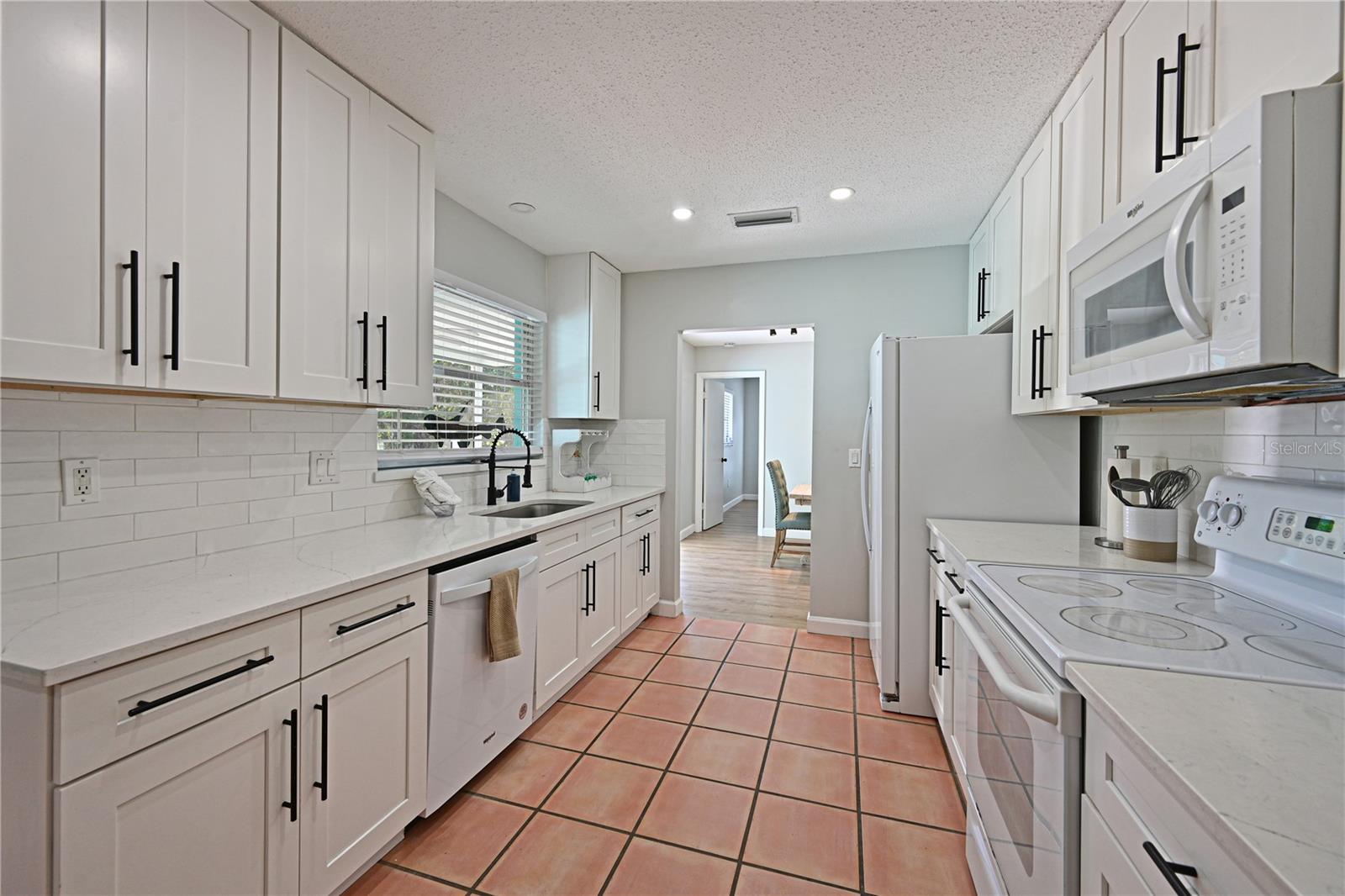 Listing Image #9