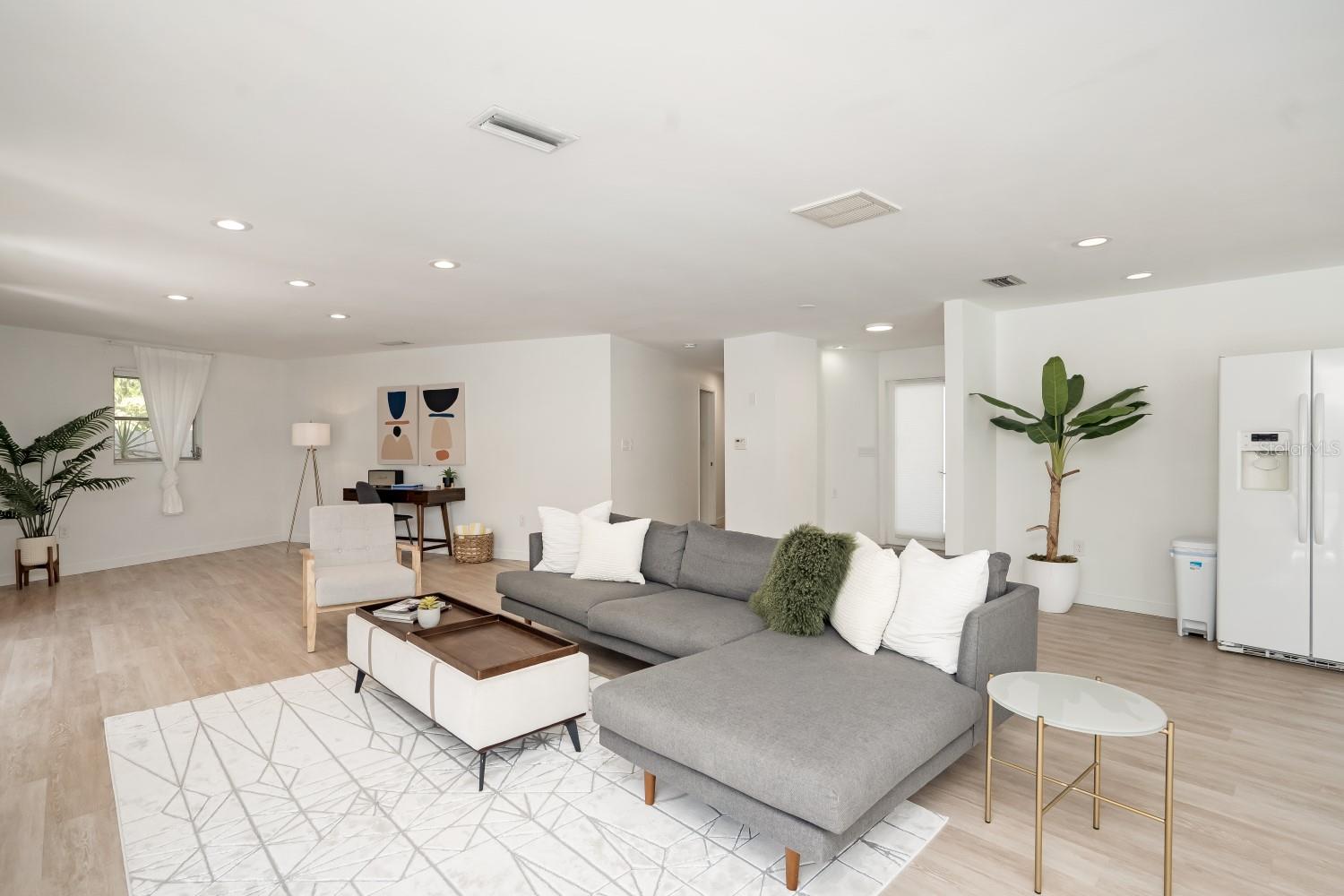 Listing Image #5