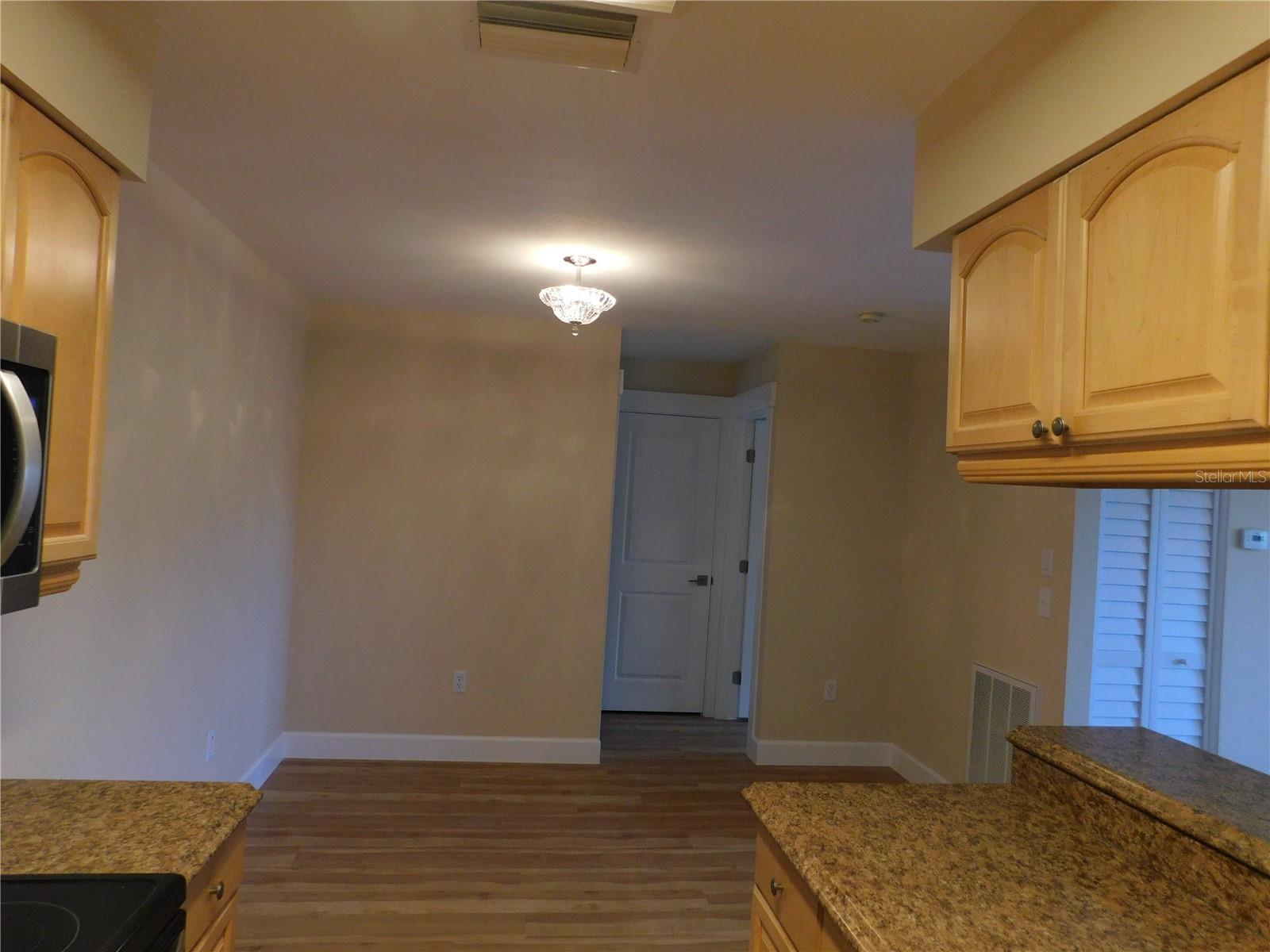 Listing Image #5