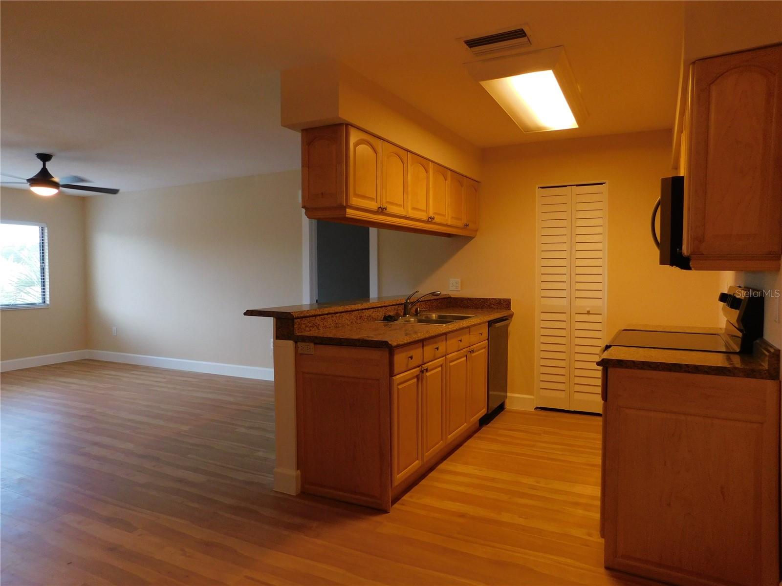 Listing Image #6