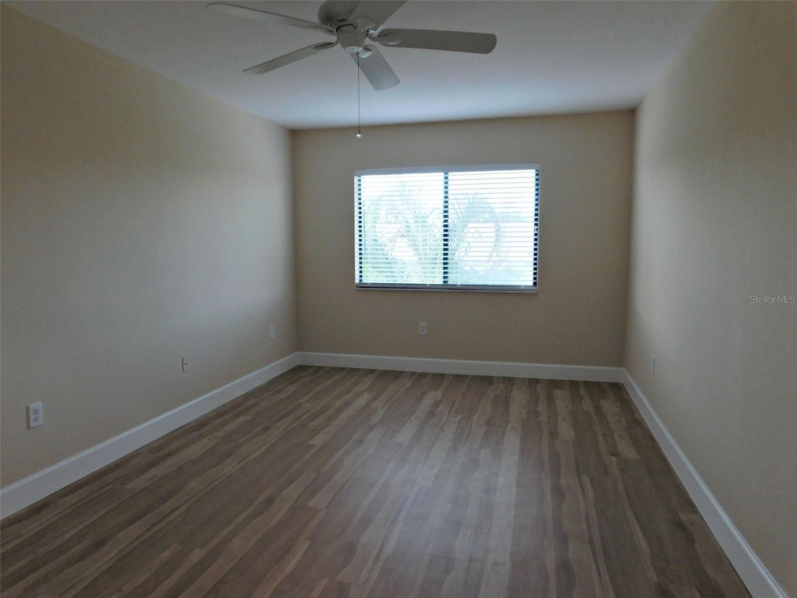 Listing Image #7
