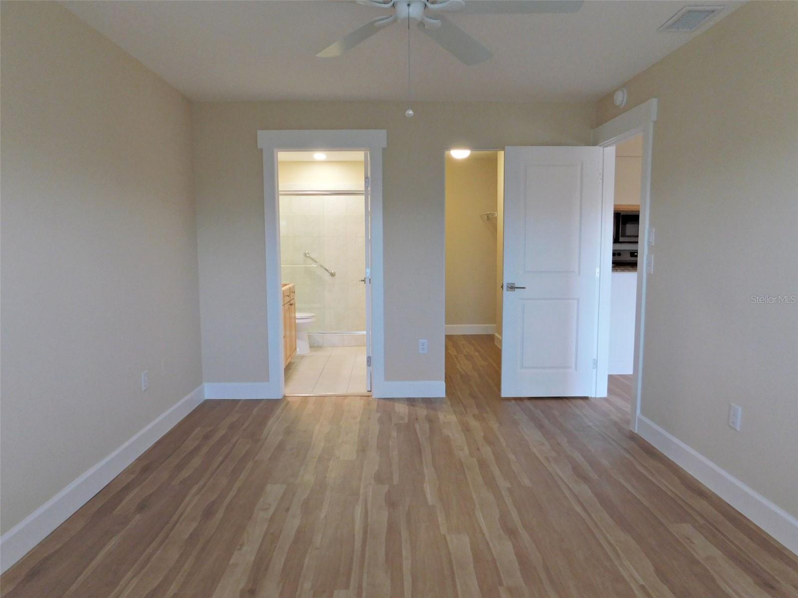 Listing Image #8