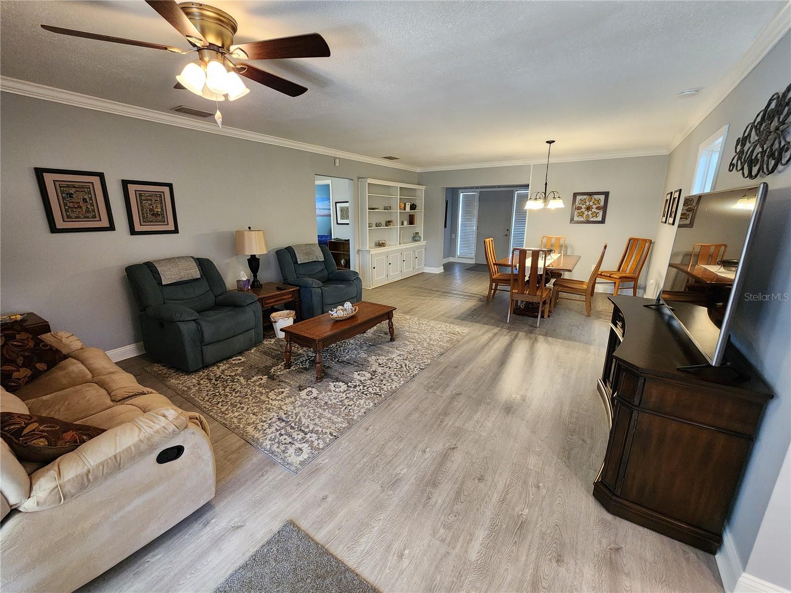 Listing Image #9