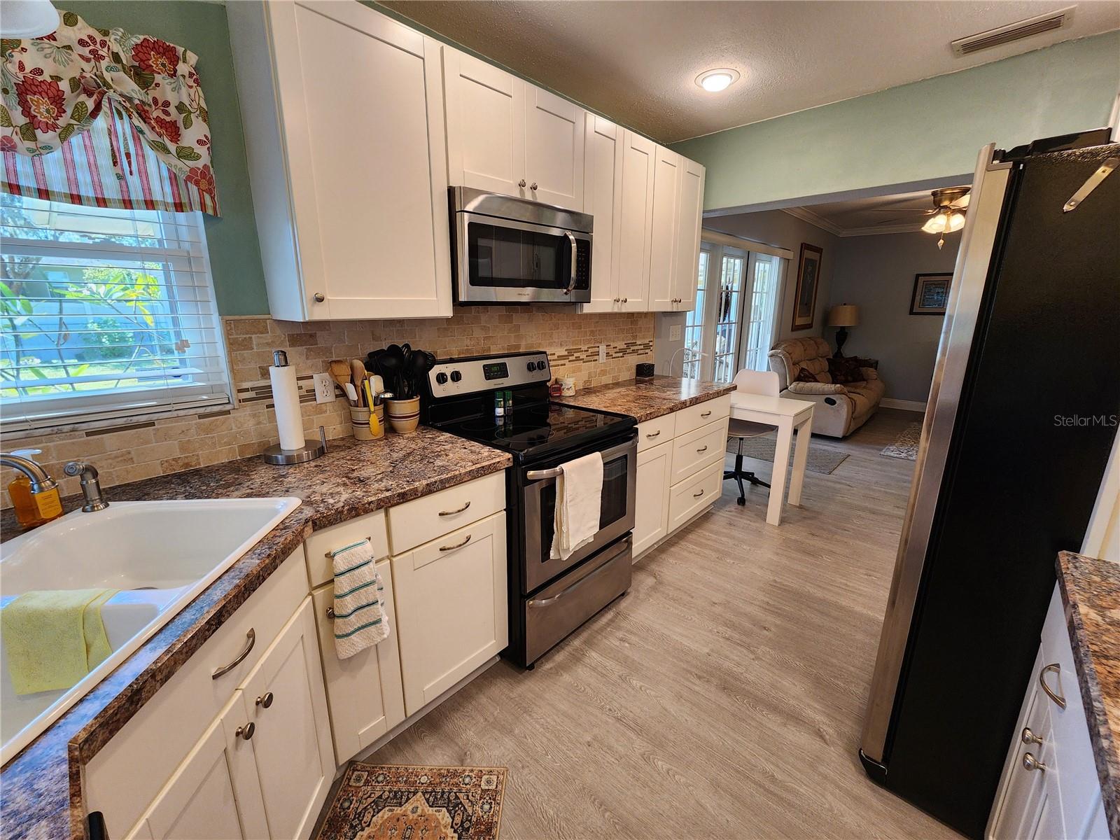 Listing Image #13