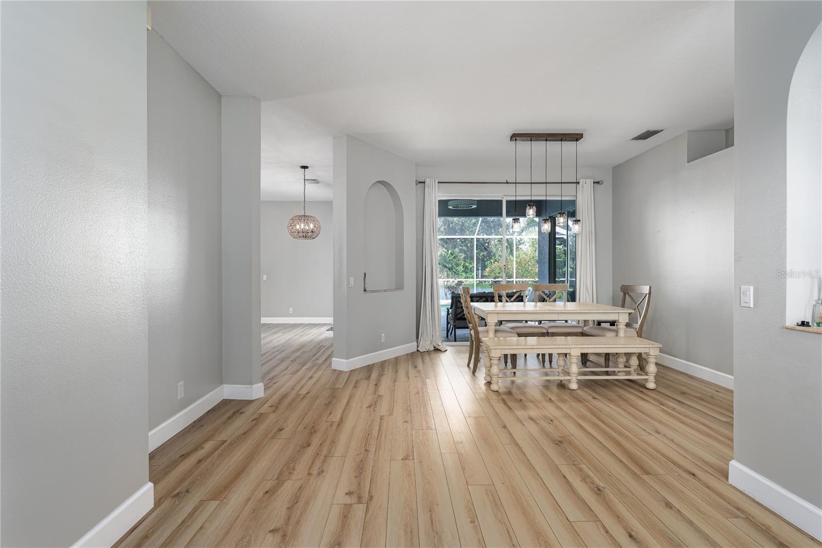 Listing Image #7