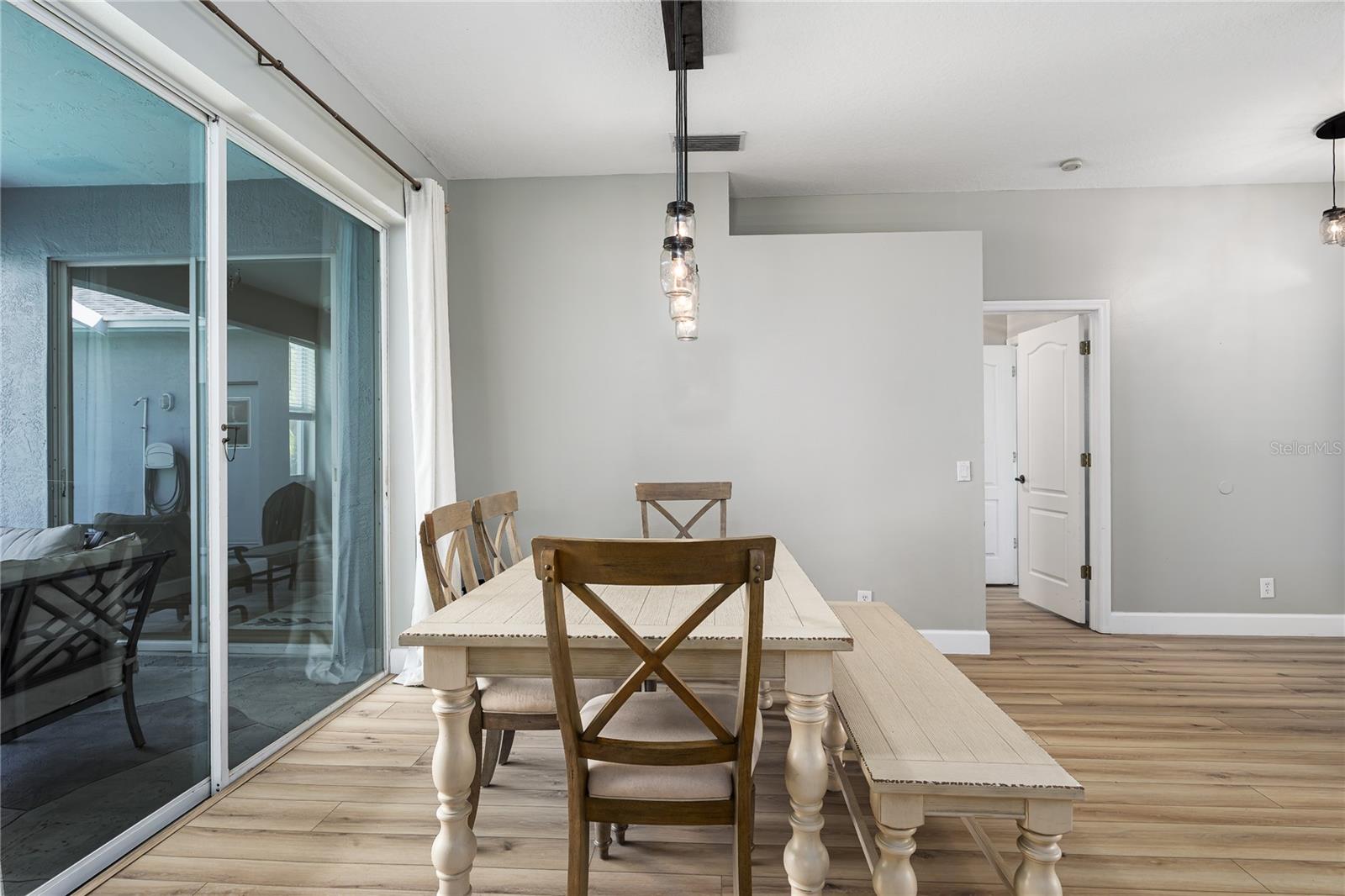 Listing Image #9