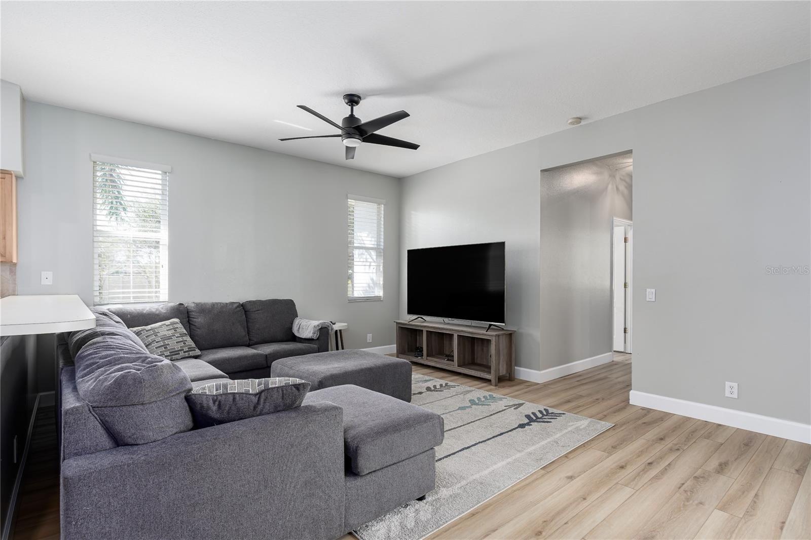 Listing Image #12