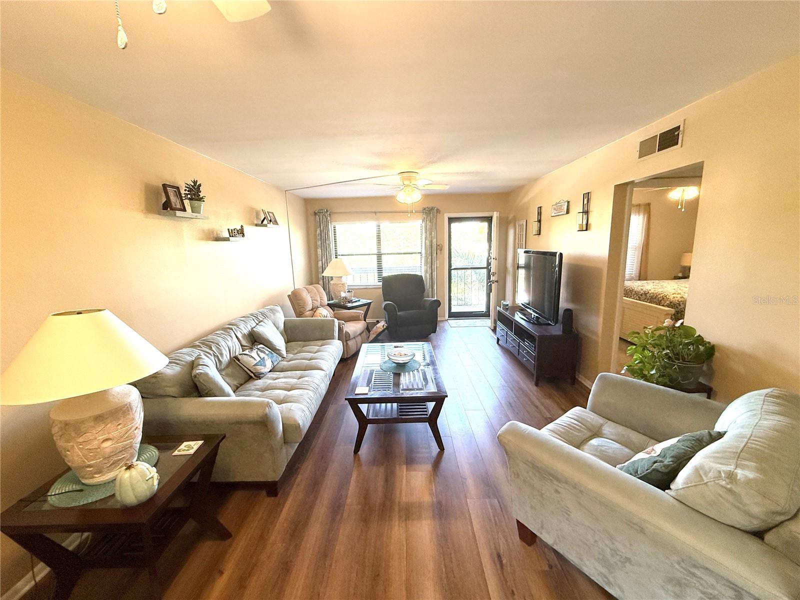 Listing Image #11