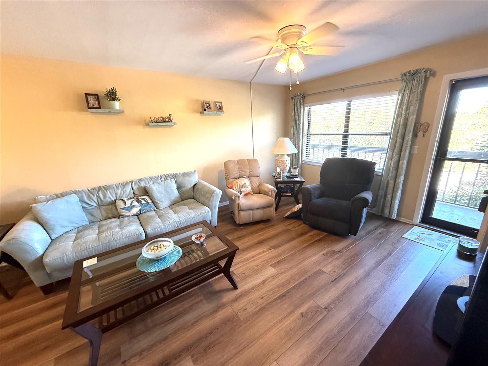 Listing Image #12