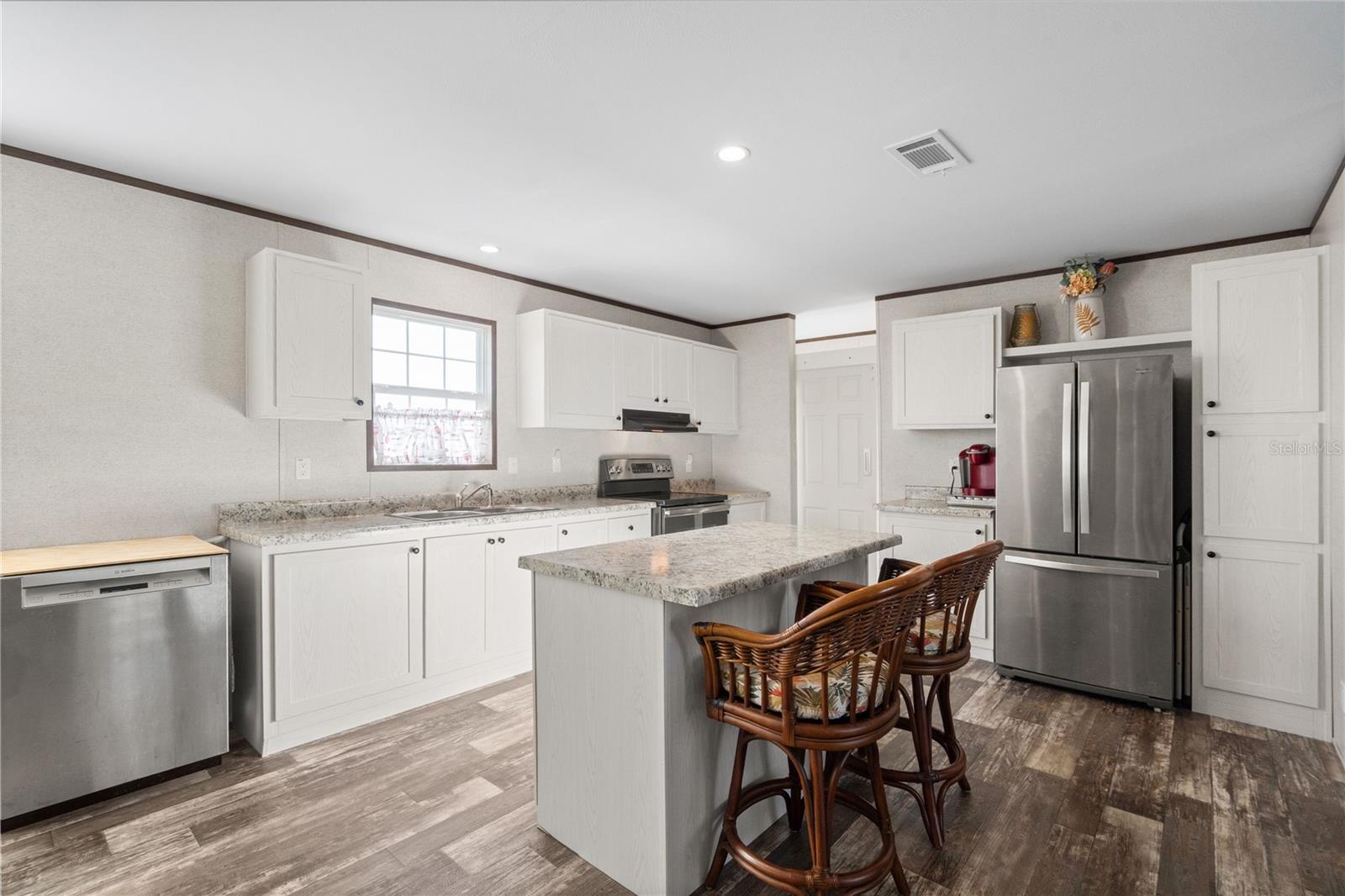 Listing Image #2