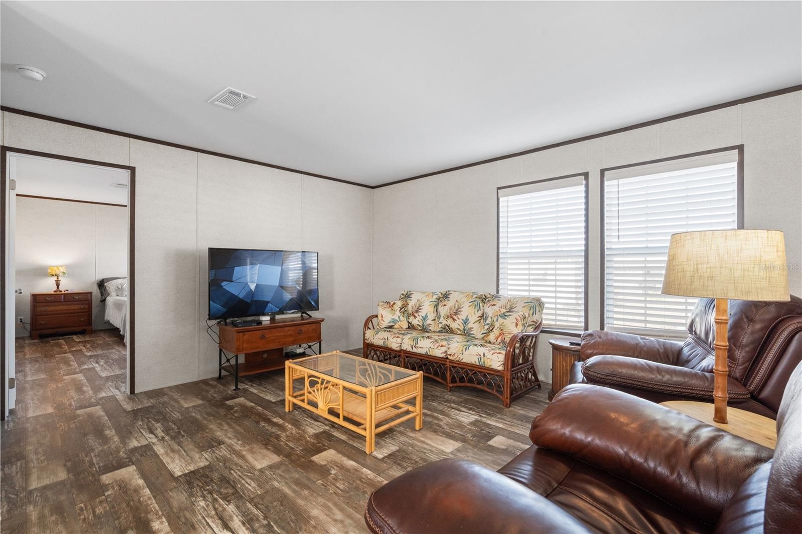 Listing Image #4