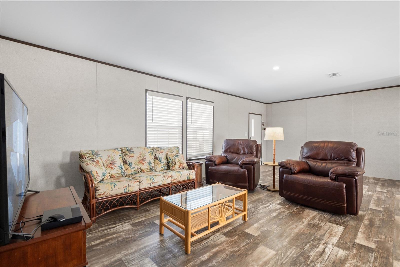 Listing Image #7