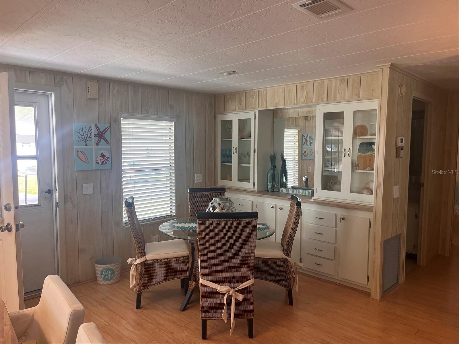 Listing Image #6