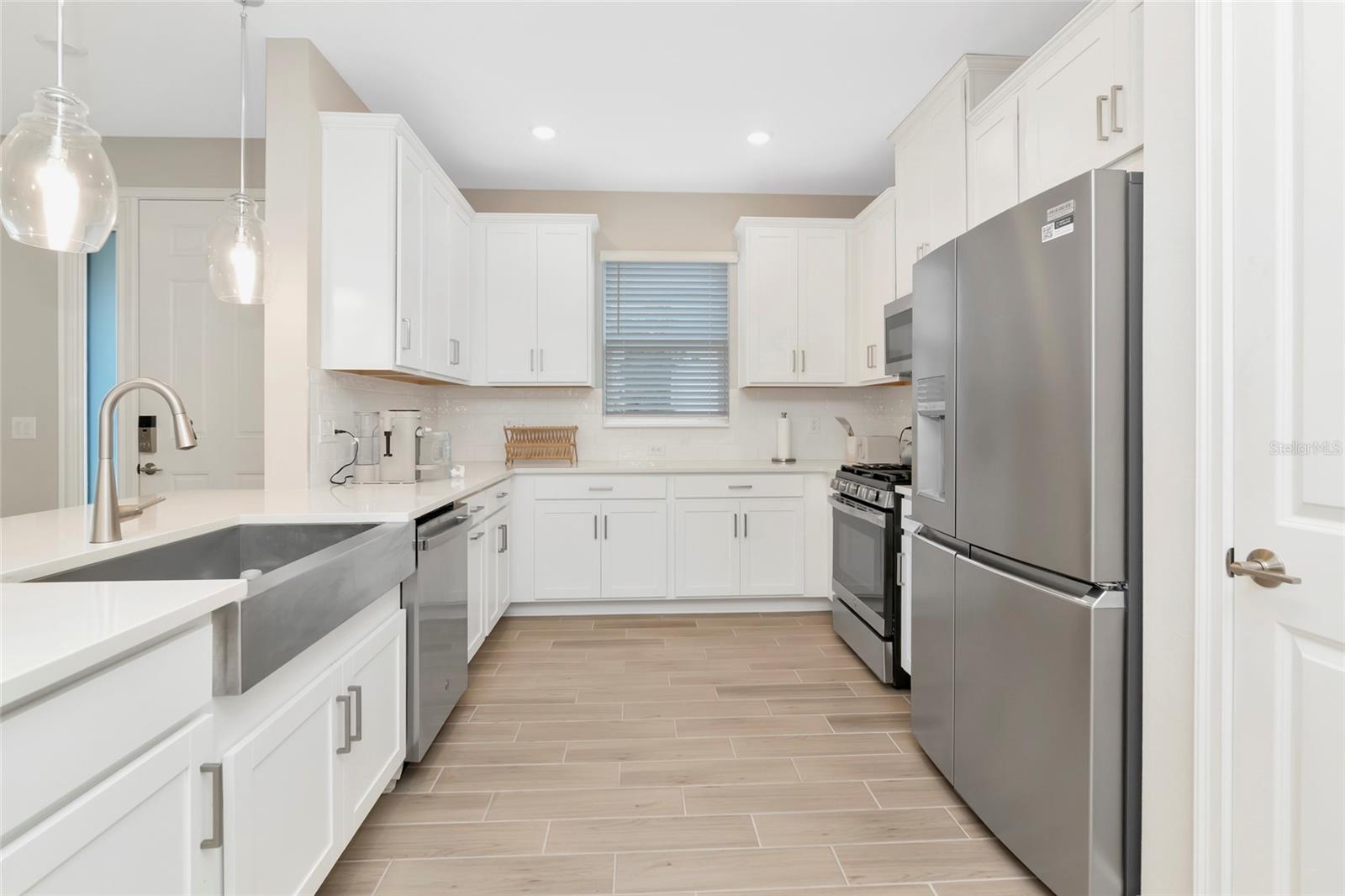 Listing Image #11