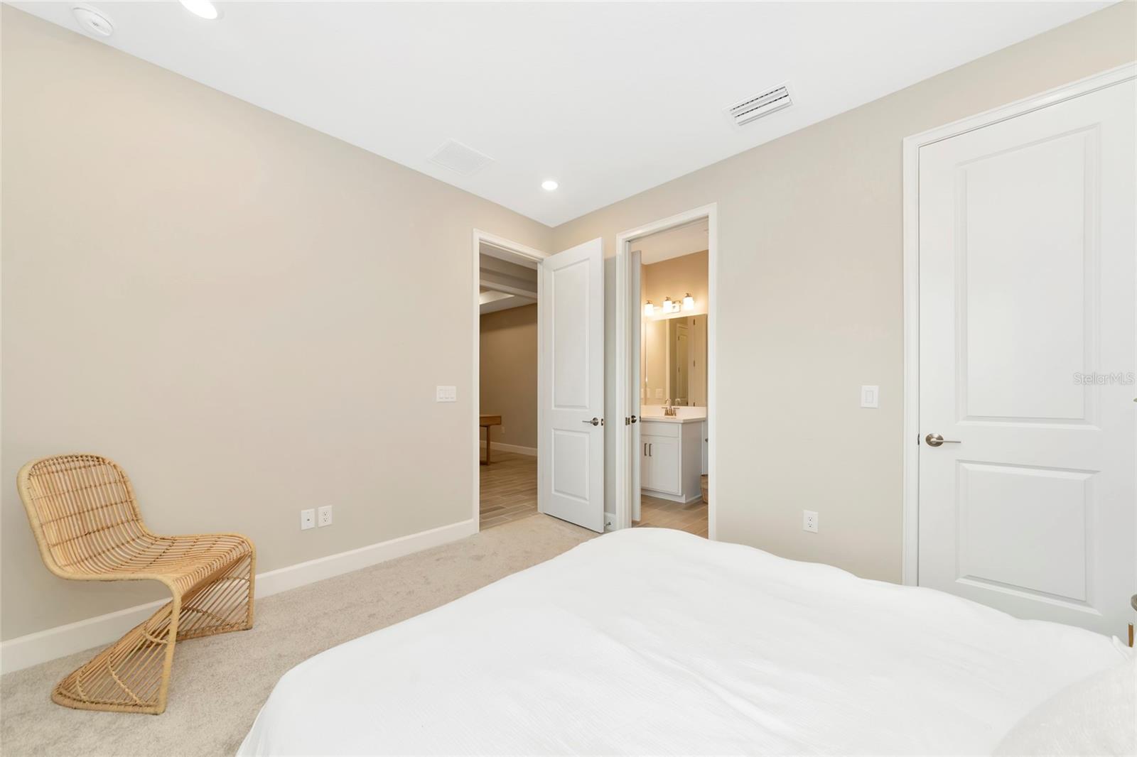 Listing Image #29