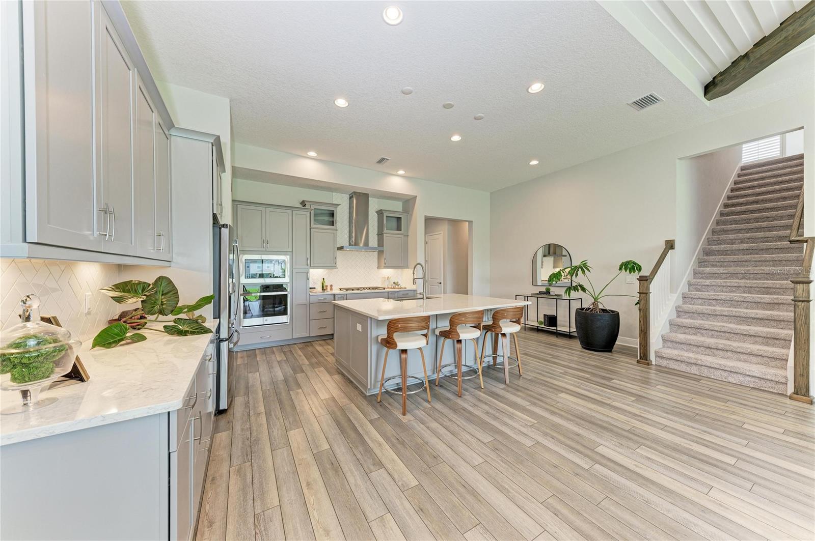 Listing Image #12