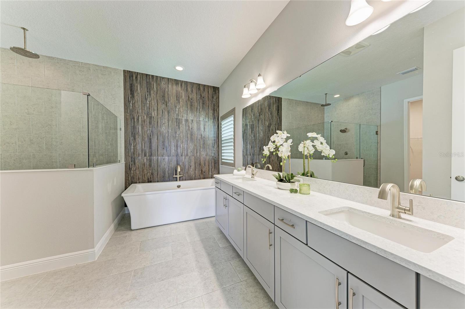 Listing Image #25