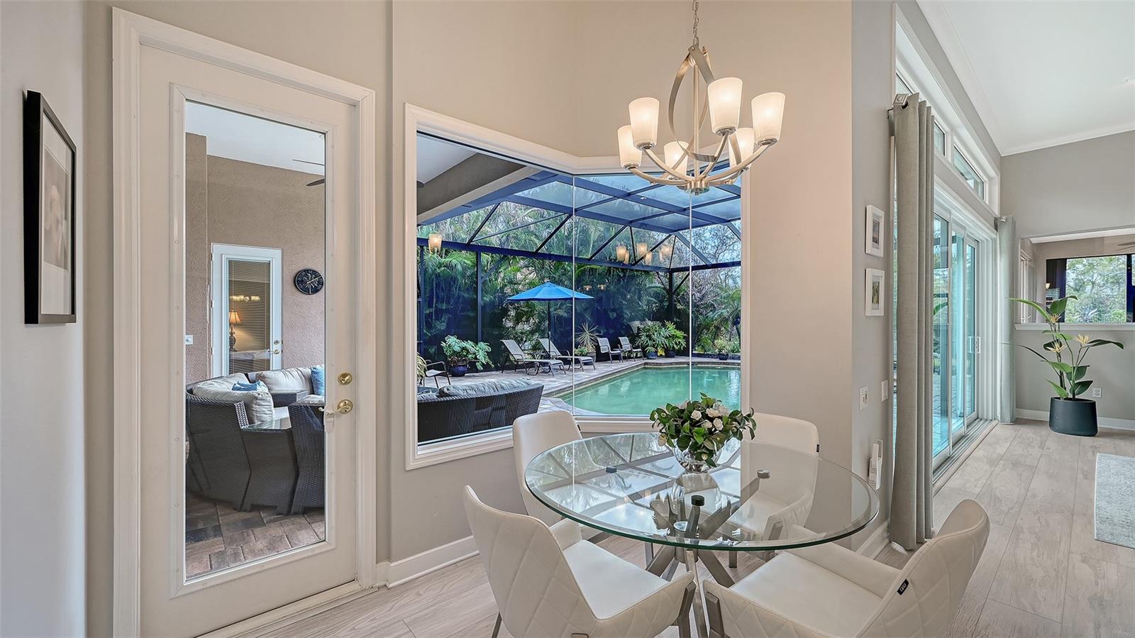 Listing Image #11