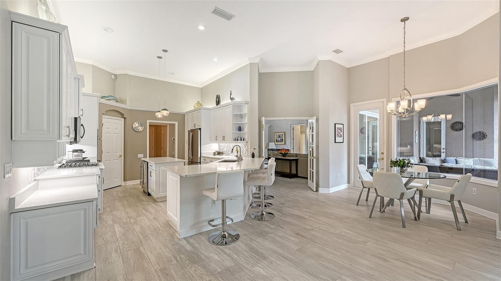 Listing Image #12