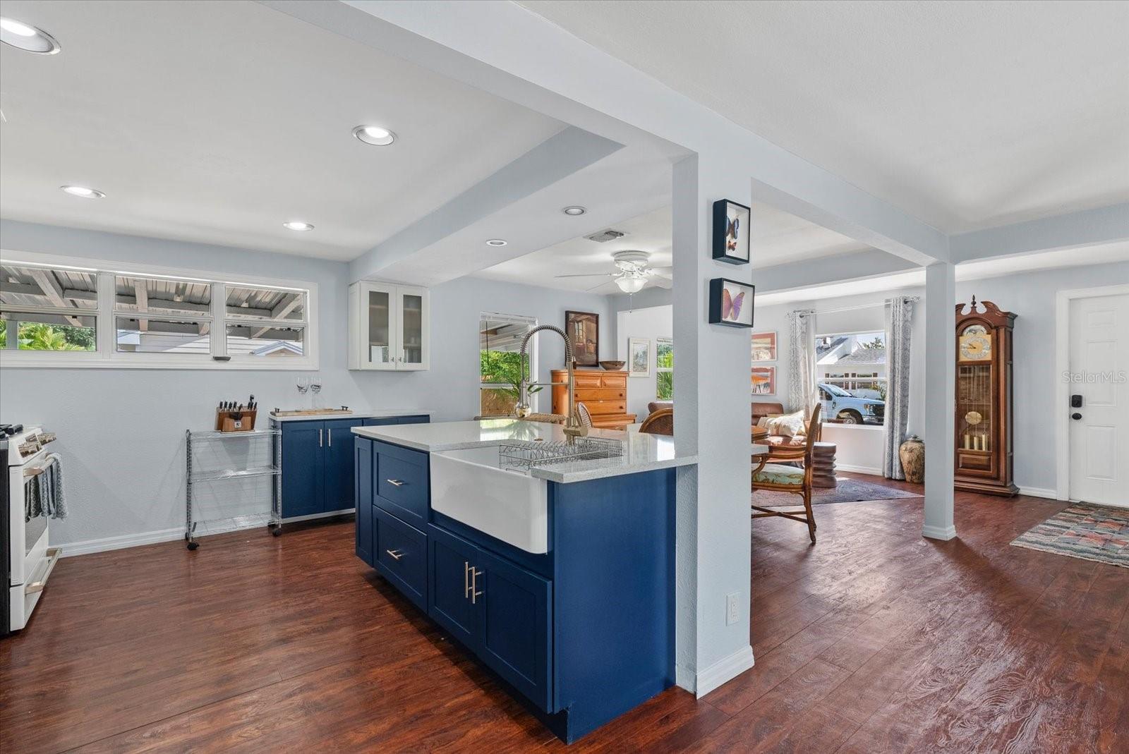 Listing Image #7