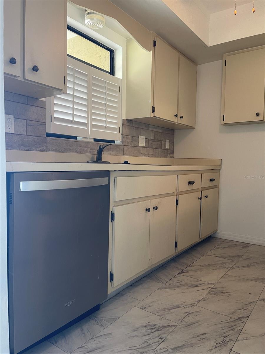 Listing Image #4