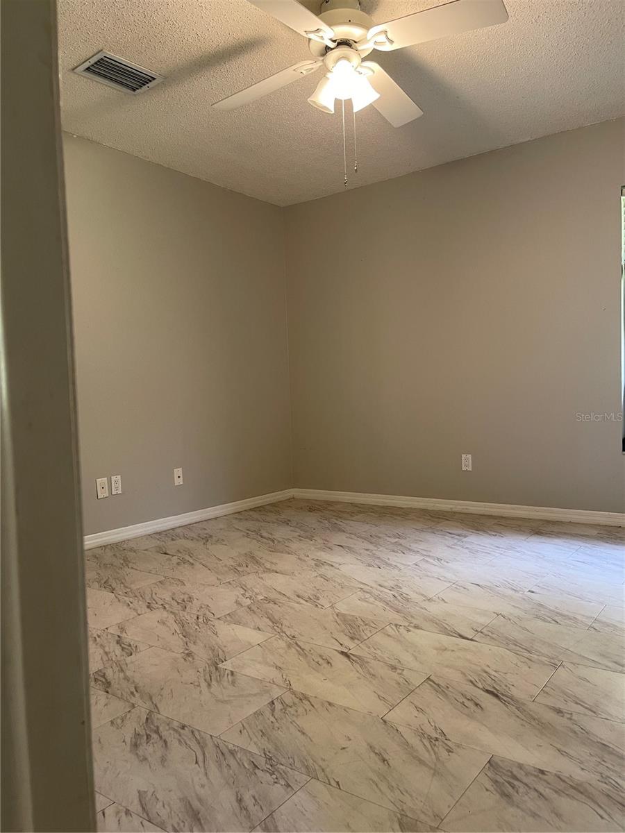 Listing Image #12