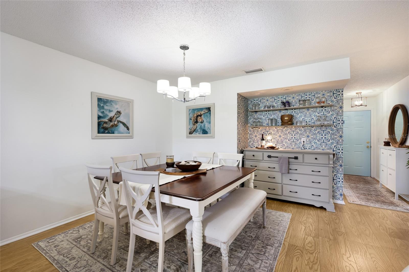 Listing Image #10