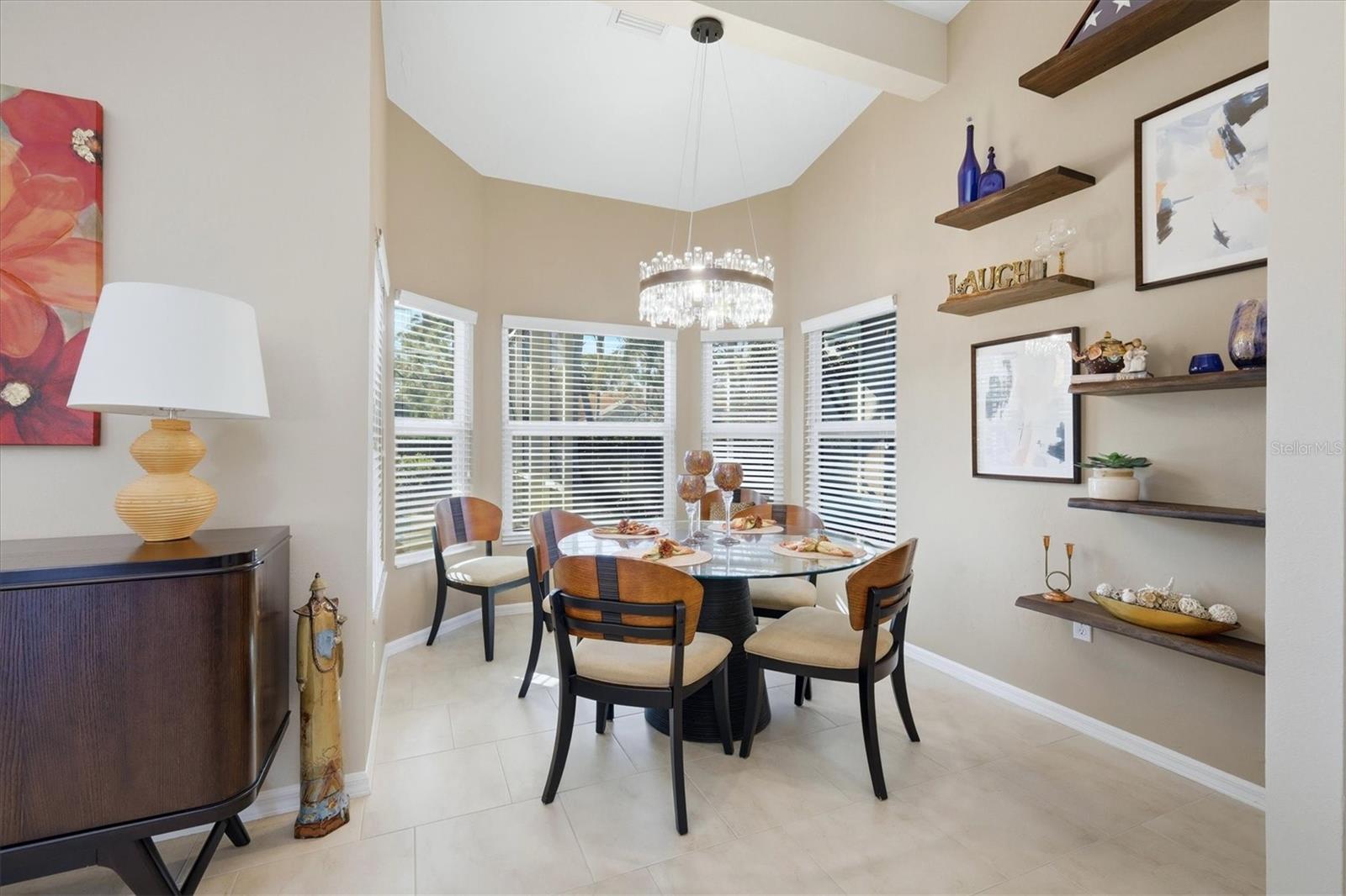 Listing Image #11
