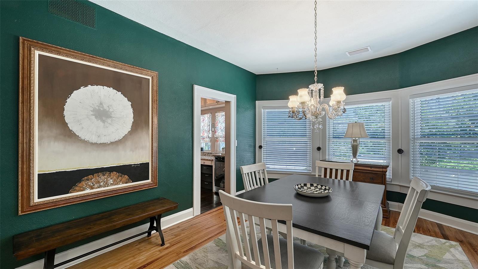 Listing Image #10