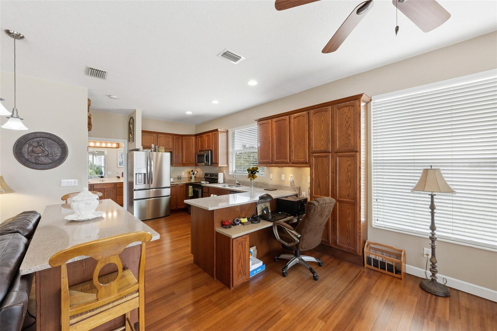 Listing Image #11