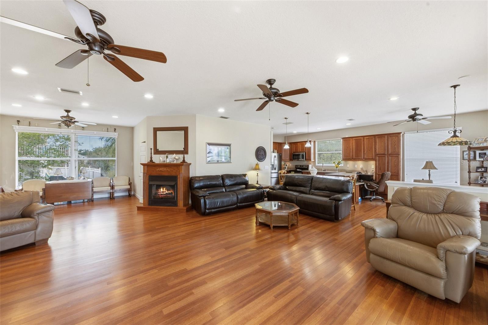 Listing Image #13