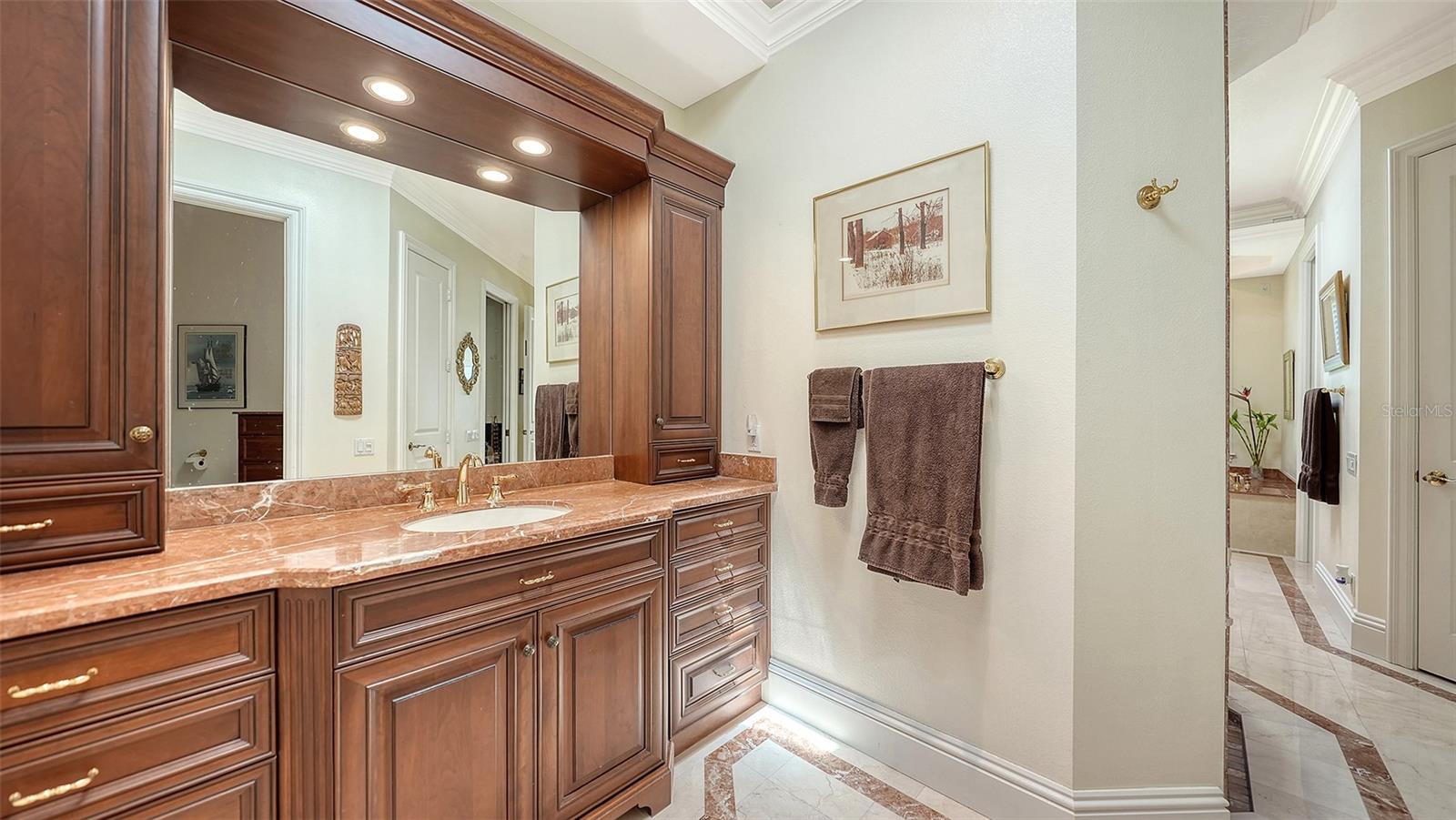 Listing Image #38