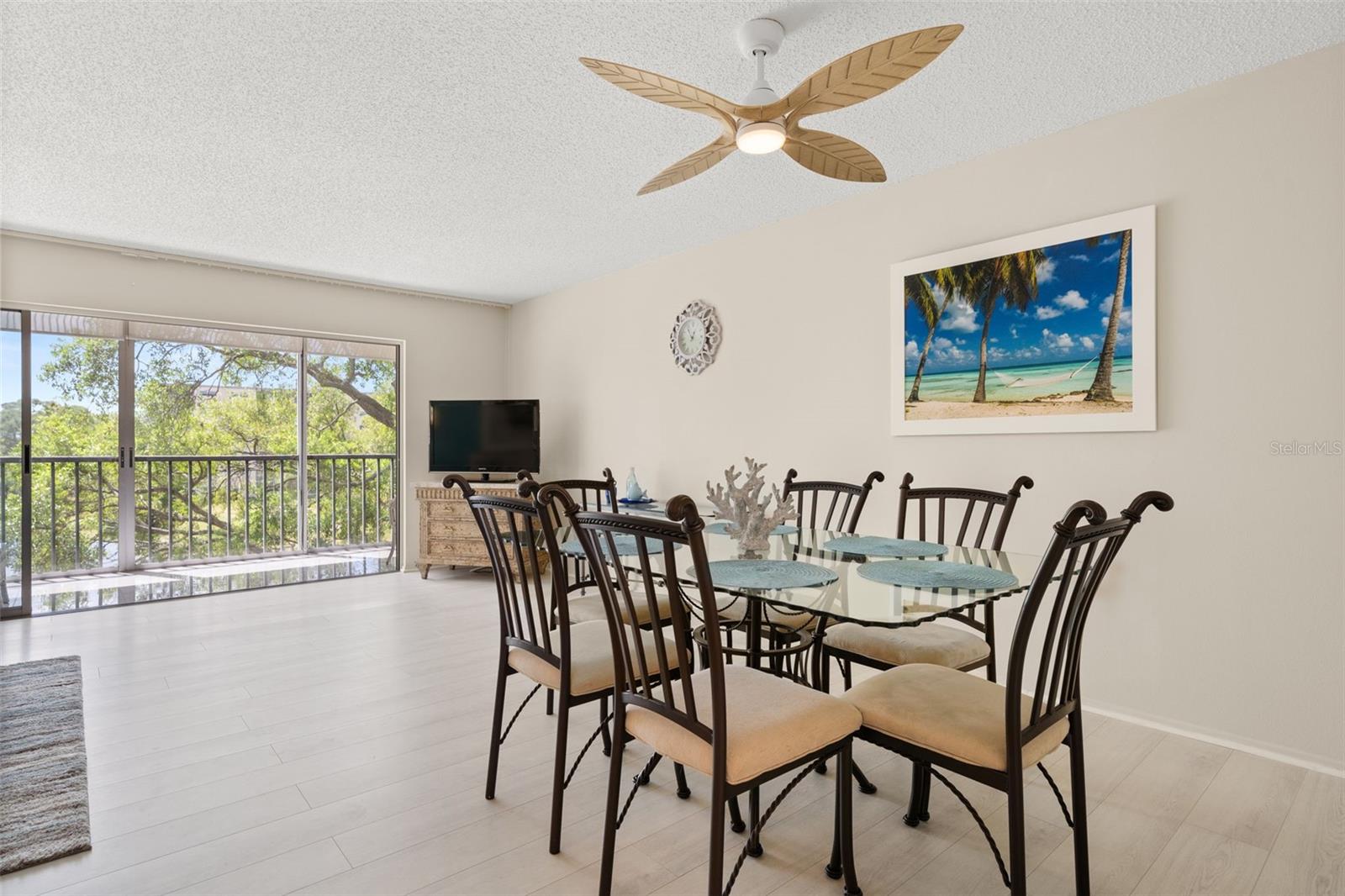 Listing Image #4