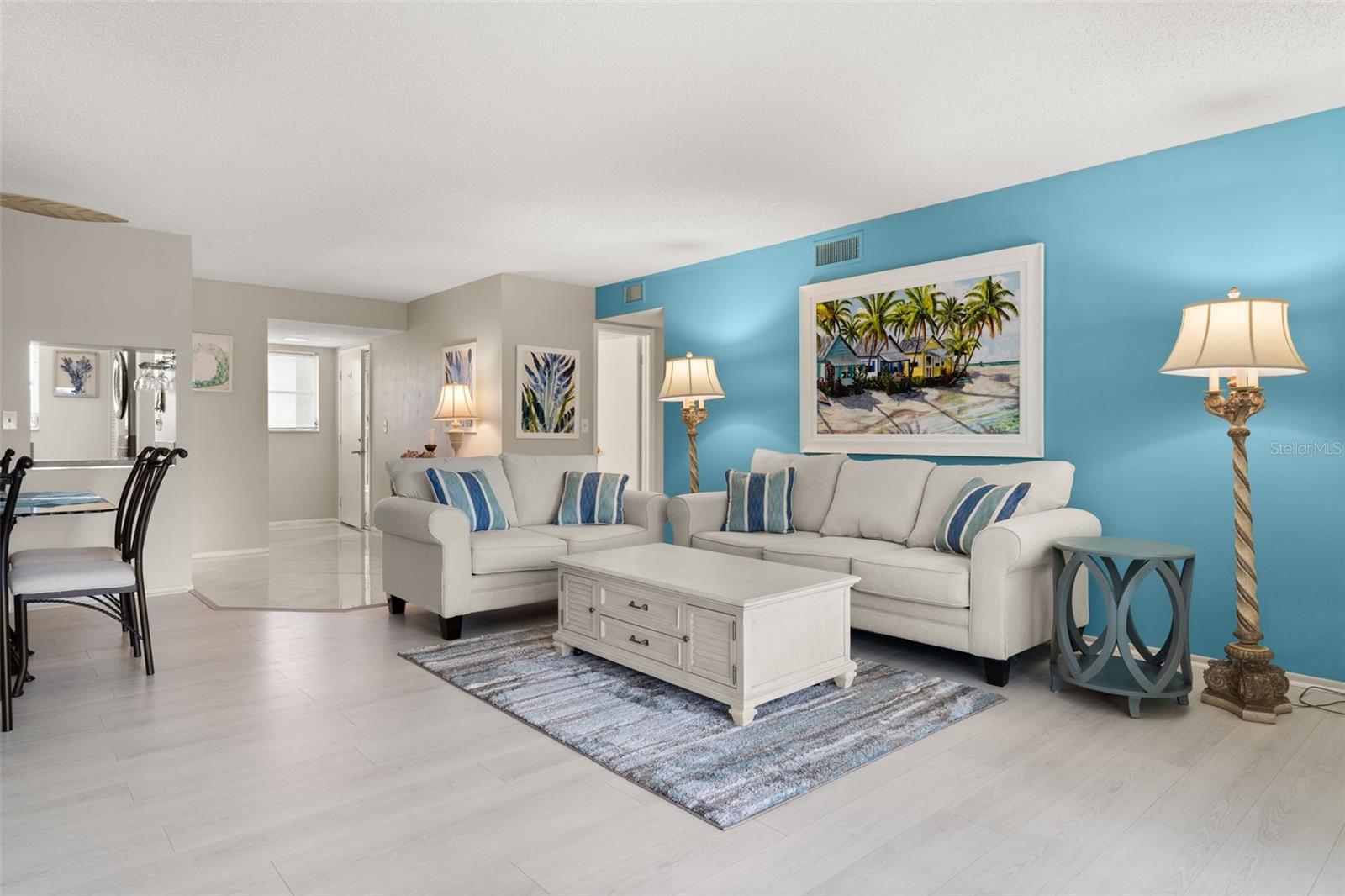 Listing Image #10