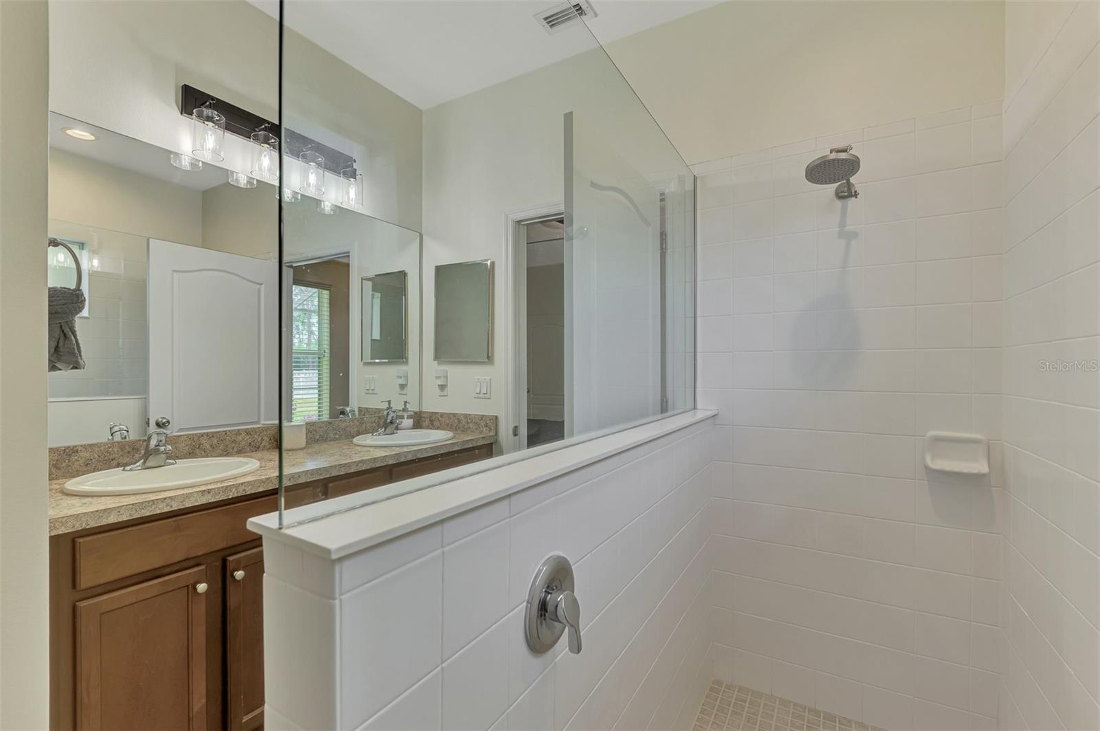 Listing Image #24