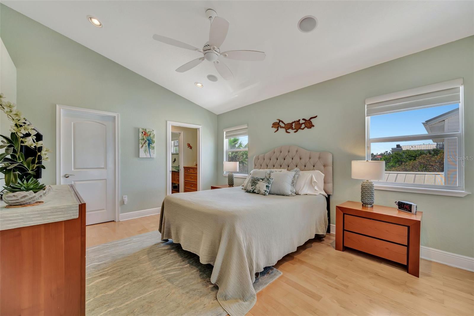 Listing Image #43