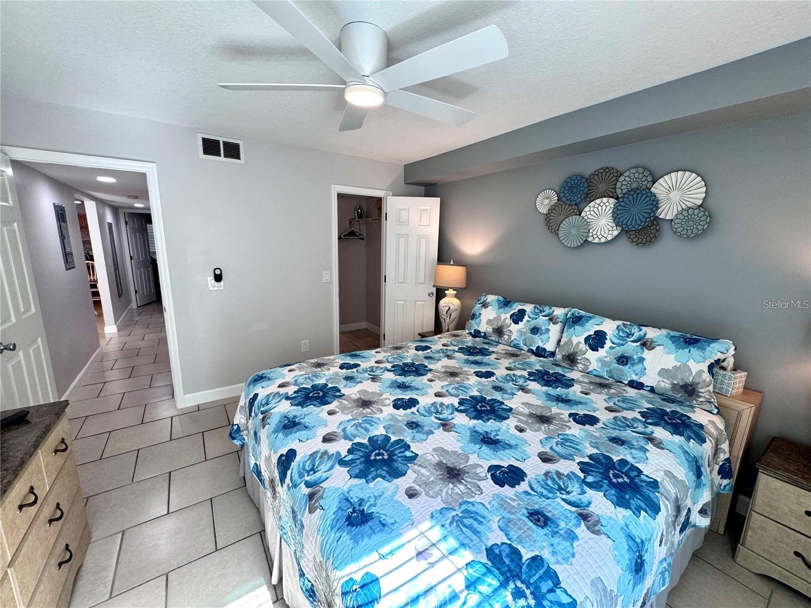 Listing Image #9