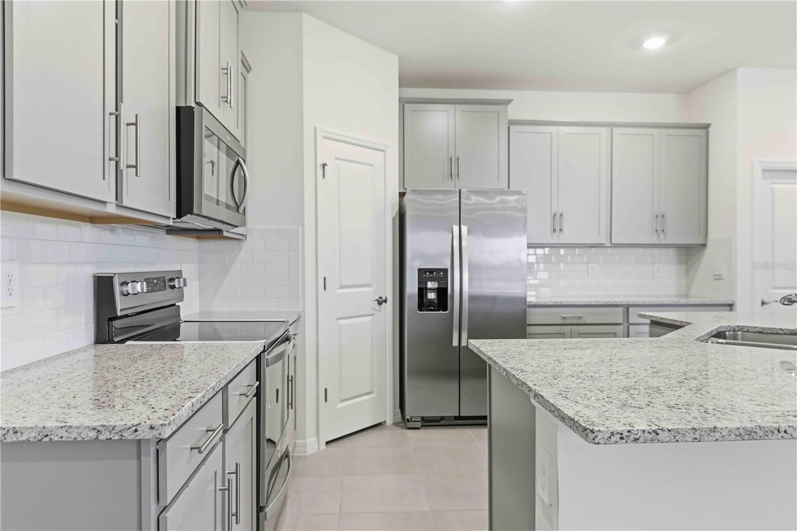 Listing Image #11