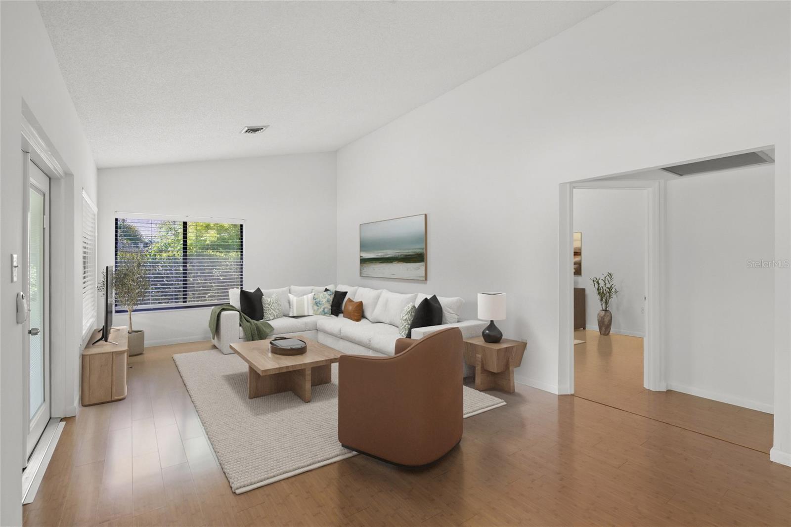 Listing Image #11