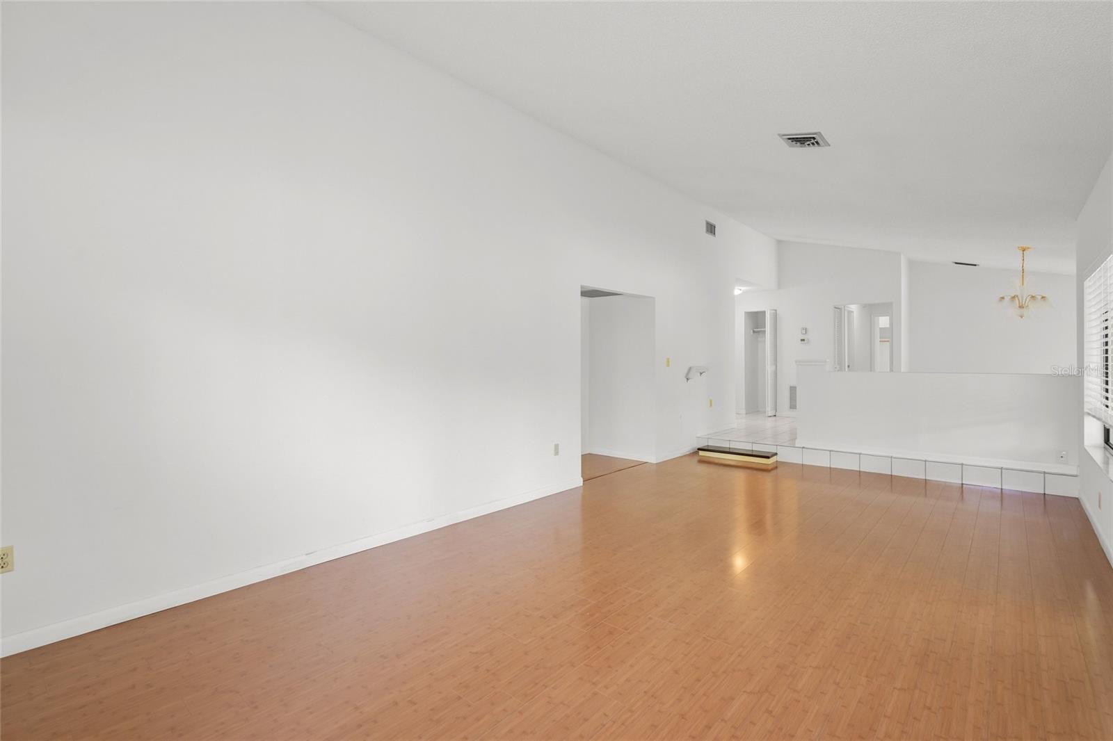 Listing Image #13
