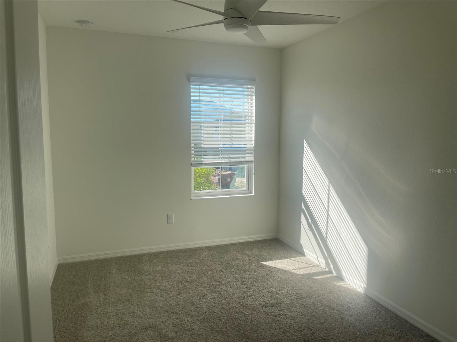 Listing Image #11