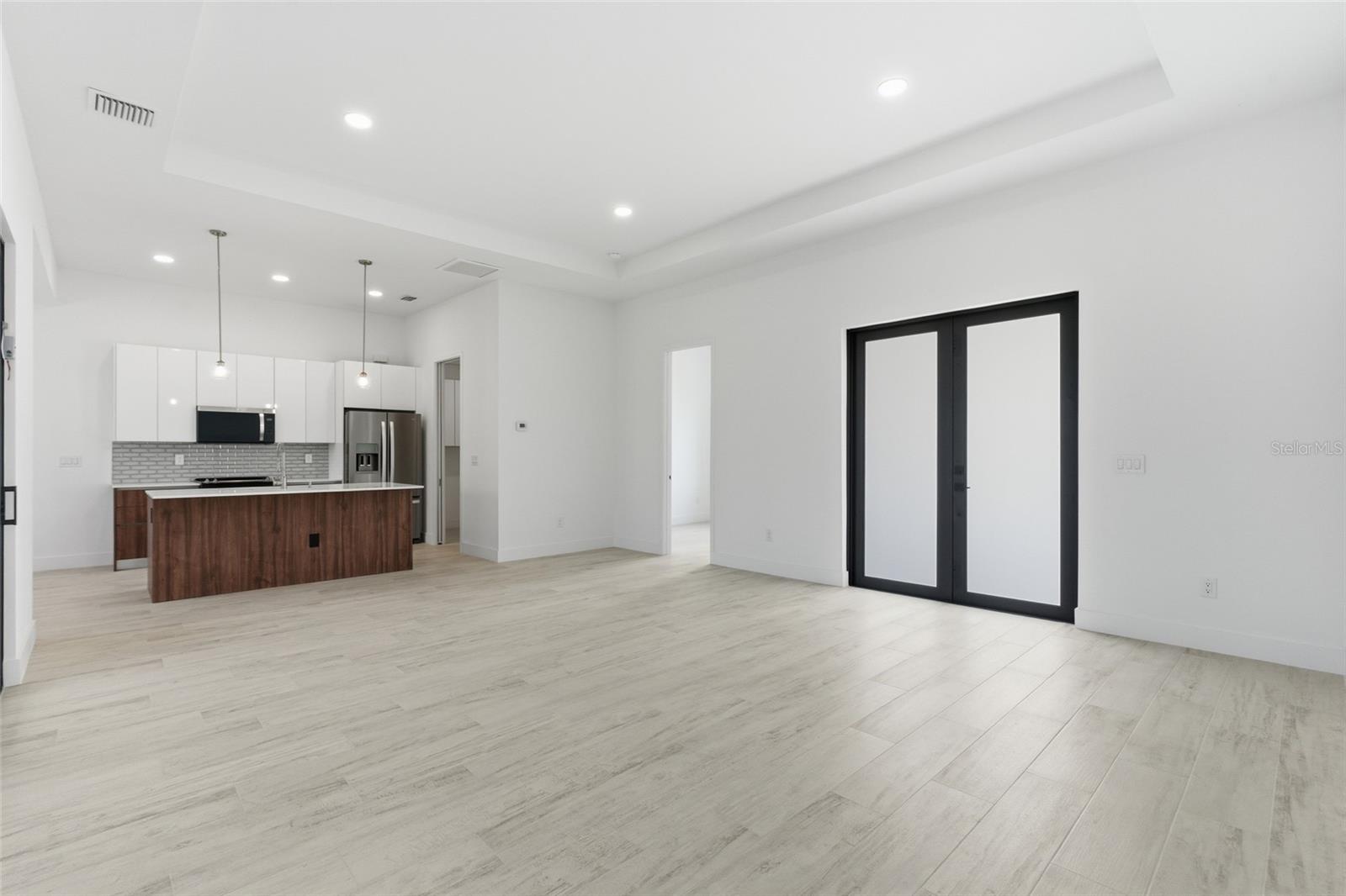 Listing Image #3