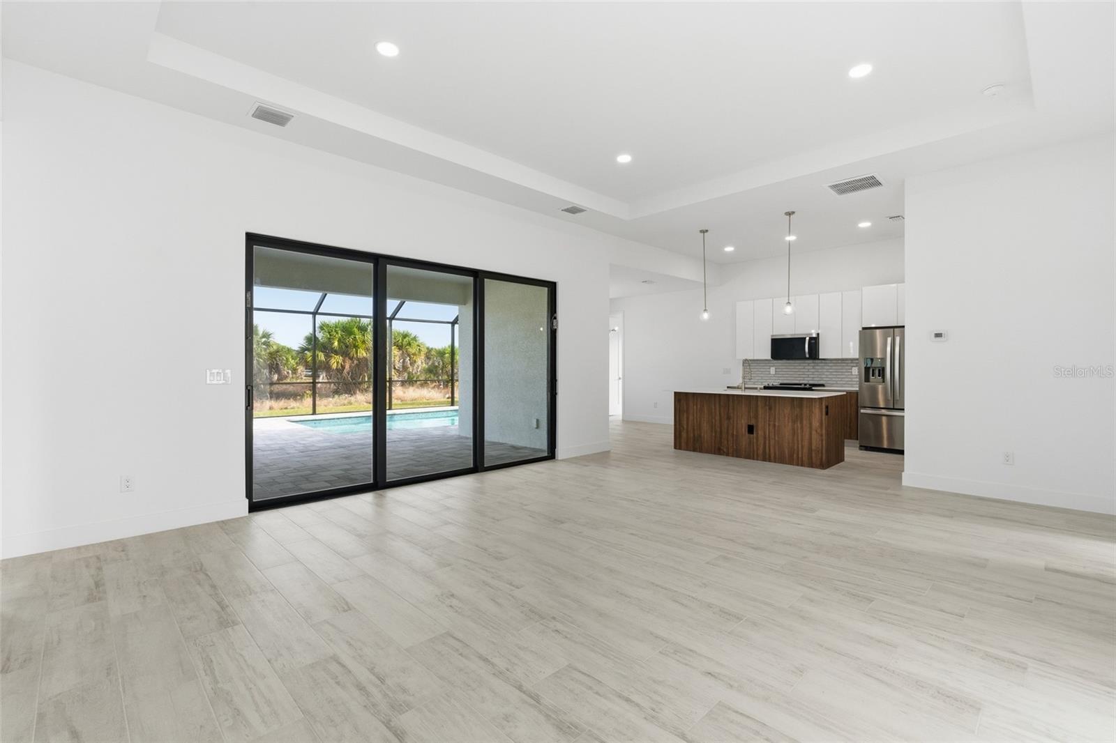 Listing Image #4