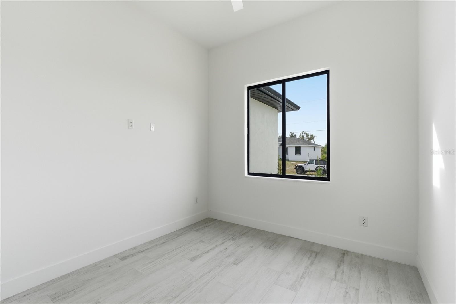 Listing Image #24