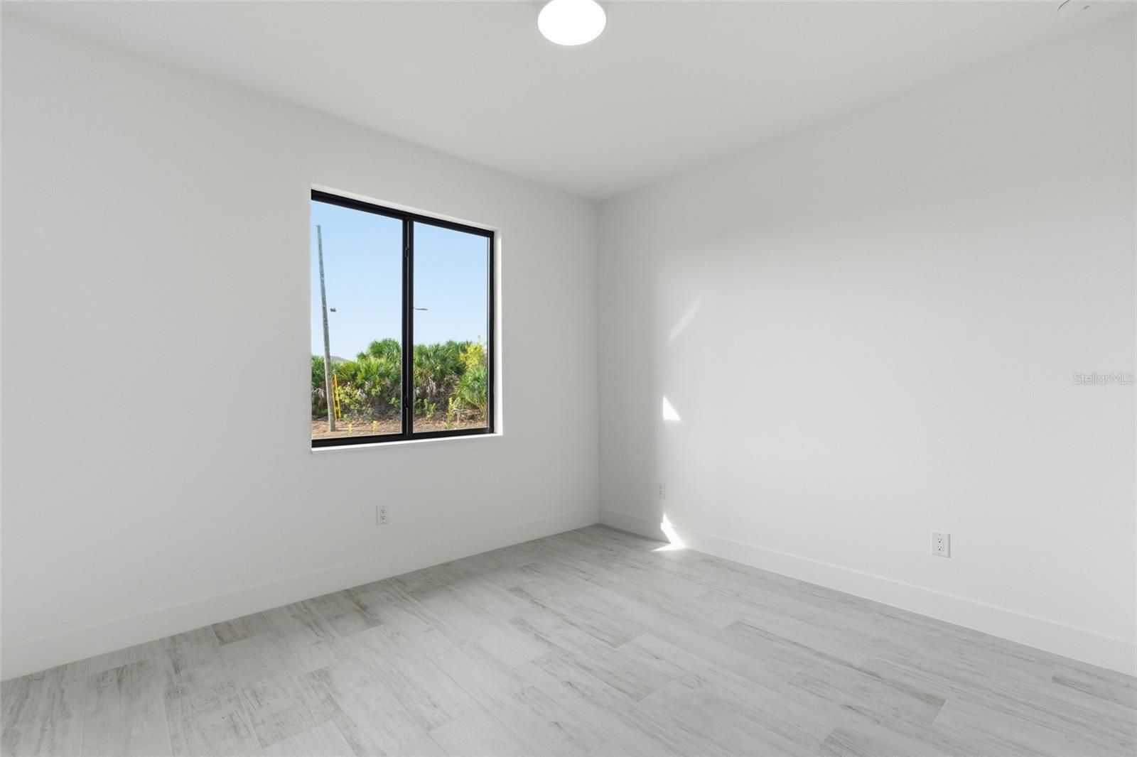 Listing Image #29